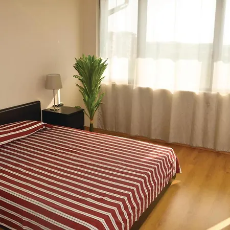 One-bedroom In 네세부르